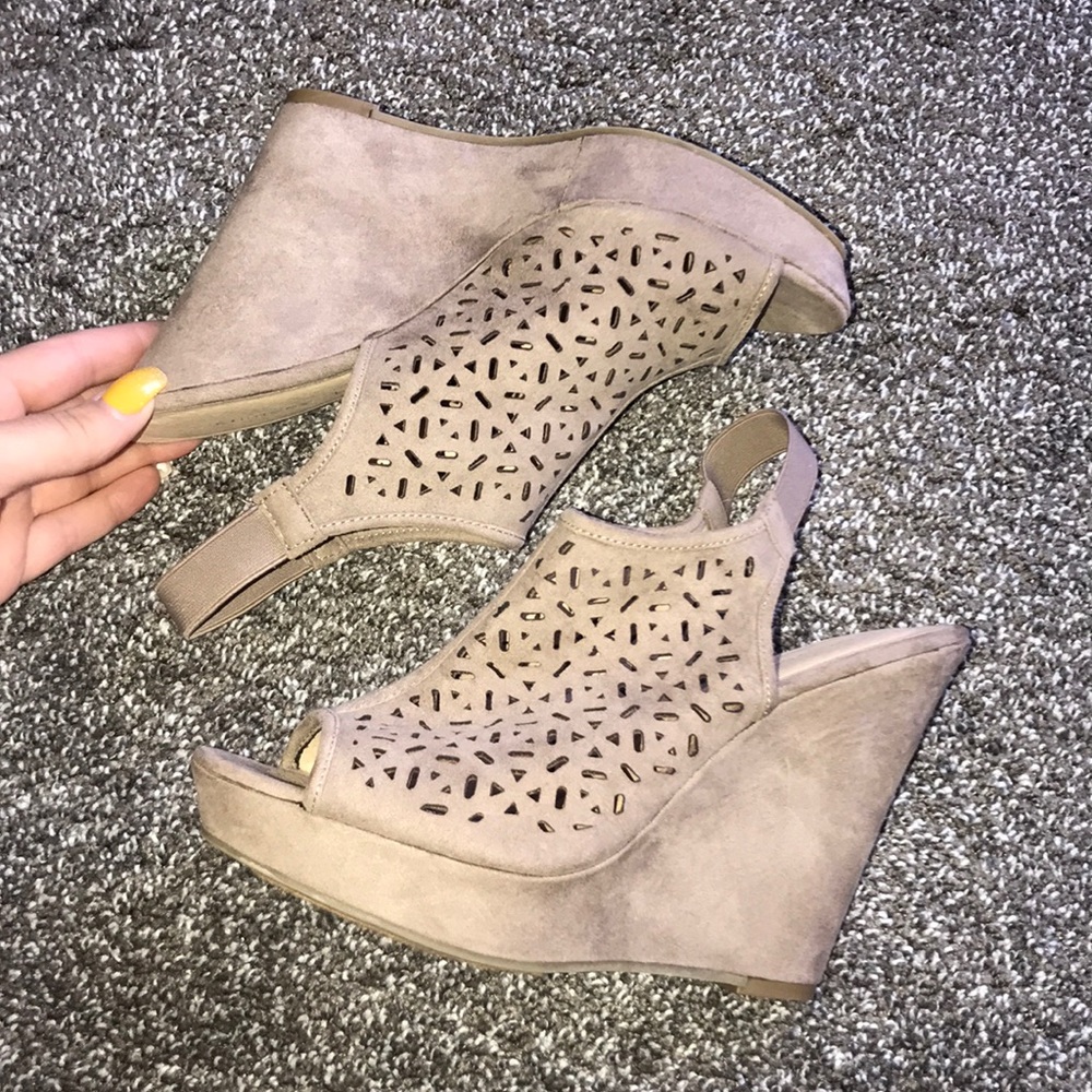 Chinese Laundry Suede Wedges - Picture 2 of 5
